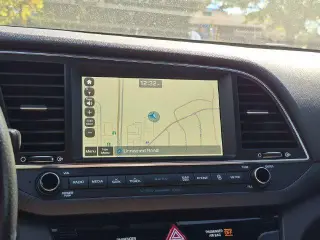 Hyundai ELANTRA 2018 Sport 4dr Sedán DCT