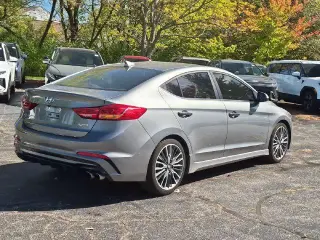 Hyundai ELANTRA 2018 Sport 4dr Sedán DCT