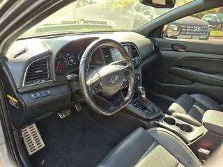 Hyundai ELANTRA 2018 Sport 4dr Sedán DCT