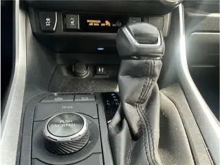 Toyota RAV4 Híbrido 2019 AWD XSE 4dr SUV