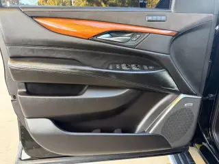 2018 Cadillac ESCALADE