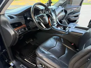 2018 Cadillac ESCALADE