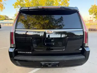 2018 Cadillac ESCALADE