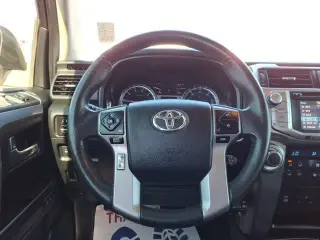 Toyota 4Runner 2017 4x4 SR5 4dr SUV