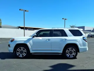 Toyota 4Runner 2017 4x4 SR5 4dr SUV