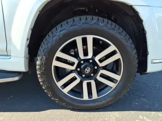 Toyota 4Runner 2017 4x4 SR5 4dr SUV