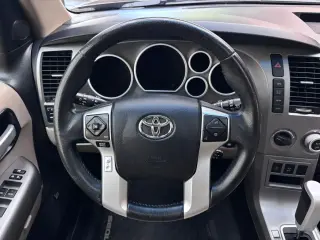 2014 TOYOTA SEQUOIA