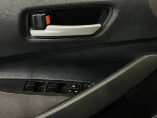 Toyota Corolla Híbrida 2024 LE 4dr Sedán