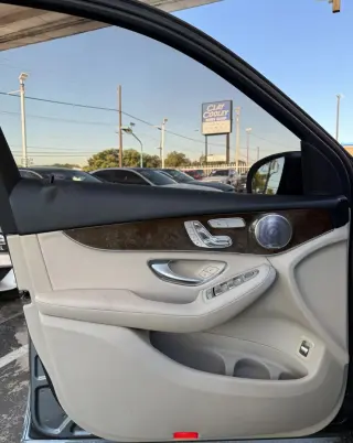 2017 MERCEDES-BENZ GLC