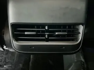 Tesla Model 3 2022 4dr Sedán