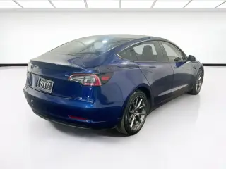 Tesla Model 3 2022 4dr Sedán