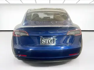 Tesla Model 3 2022 4dr Sedán