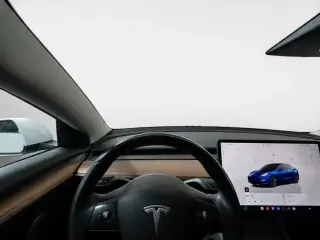 Tesla Model 3 2022 4dr Sedán
