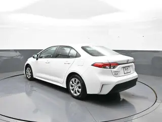 Toyota Corolla 2026 LE 4dr Sedán