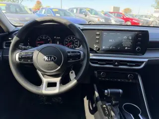 Kia K5 2021 LX 4dr Sedán