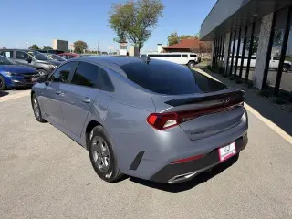 Kia K5 2021 LX 4dr Sedán
