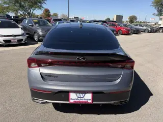 Kia K5 2021 LX 4dr Sedán