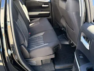 Toyota Tundra 2018 4x4 SR5 4dr Double Cab Pickup SB (5.7L V8)