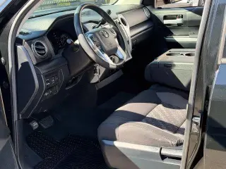 Toyota Tundra 2018 4x4 SR5 4dr Double Cab Pickup SB (5.7L V8)