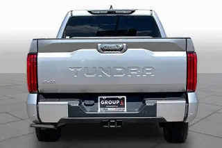 Toyota Tundra 2024 4x4 Limited HV 4puerta CrewMax Cabina SB Pickup