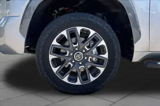 Toyota Tundra 2024 4x4 Limited HV 4puerta CrewMax Cabina SB Pickup