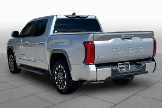 Toyota Tundra 2024 4x4 Limited HV 4puerta CrewMax Cabina SB Pickup
