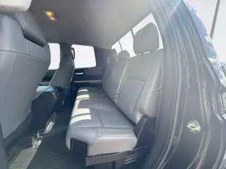 Toyota Tundra 2017 4x4 Limited 4dr Double Cab Pickup SB (5.7L V8 FFV)