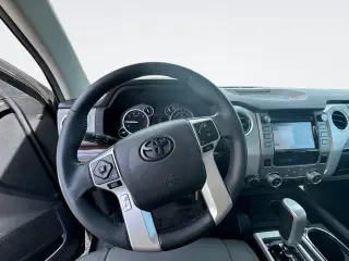 Toyota Tundra 2017 4x4 Limited 4dr Double Cab Pickup SB (5.7L V8 FFV)