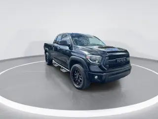 Toyota Tundra 2017 4x4 Limited 4dr Double Cab Pickup SB (5.7L V8 FFV)