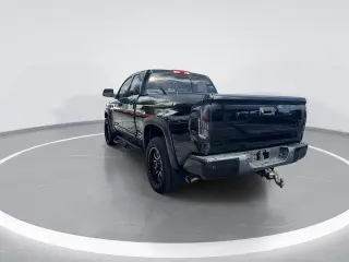 Toyota Tundra 2017 4x4 Limited 4dr Double Cab Pickup SB (5.7L V8 FFV)