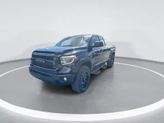 Toyota Tundra 2017 4x4 Limited 4dr Double Cab Pickup SB (5.7L V8 FFV)