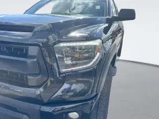 Toyota Tundra 2017 4x4 Limited 4dr Double Cab Pickup SB (5.7L V8 FFV)