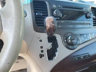 Toyota Sienna 2011 XLE 8 Pasajeros 4dr Mini-Van