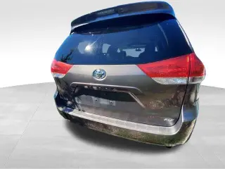Toyota Sienna 2011 XLE 8 Pasajeros 4dr Mini-Van