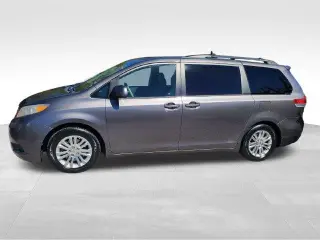 Toyota Sienna 2011 XLE 8 Pasajeros 4dr Mini-Van