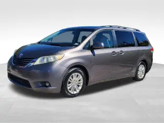 Toyota Sienna 2011 XLE 8 Pasajeros 4dr Mini-Van