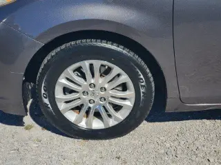 Toyota Sienna 2011 XLE 8 Pasajeros 4dr Mini-Van