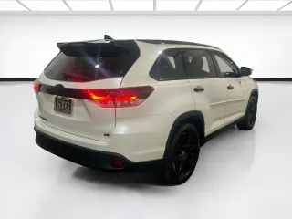 Toyota Highlander 2019 SE 4dr SUV