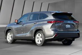 Toyota Highlander 2023 LE 4dr SUV