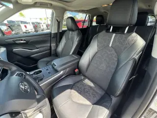 Toyota Highlander Hybrid 2024 XLE 4dr SUV