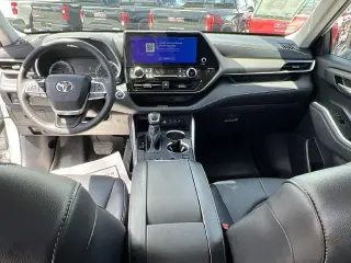 Toyota Highlander Hybrid 2024 XLE 4dr SUV