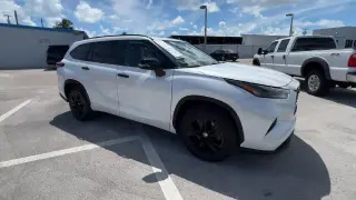 Toyota Highlander Hybrid 2024 XLE 4dr SUV
