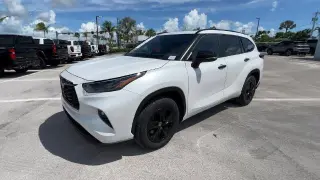 Toyota Highlander Hybrid 2024 XLE 4dr SUV