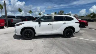 Toyota Highlander Hybrid 2024 XLE 4dr SUV