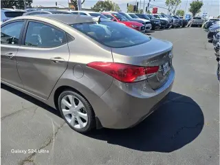 Hyundai ELANTRA 2013 GLS Sedán 4 puertas 6M