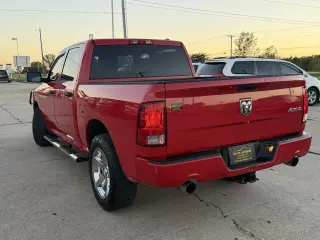 2012 RAM 1500 ST Crew Cab 4WD