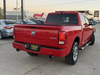 2012 RAM 1500 ST Crew Cab 4WD