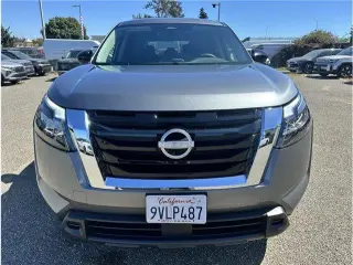 Nissan Pathfinder 2025 S 4 SUV