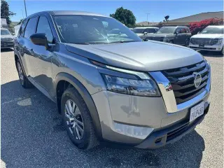 Nissan Pathfinder 2025 S 4 SUV