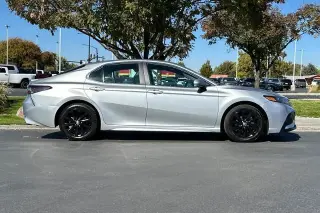 Toyota Camry 2024 SE 4dr Sedán